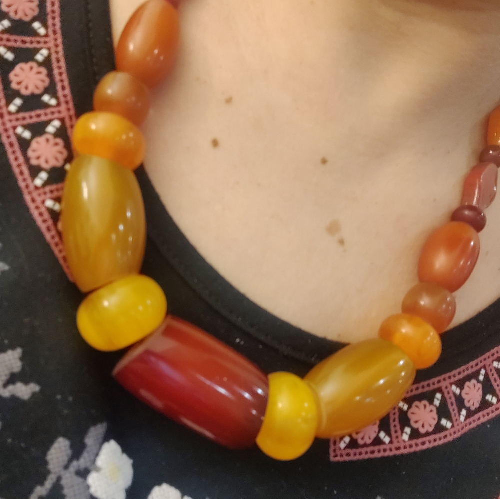 Vintage African amber necklace - Picture 5 of 9
